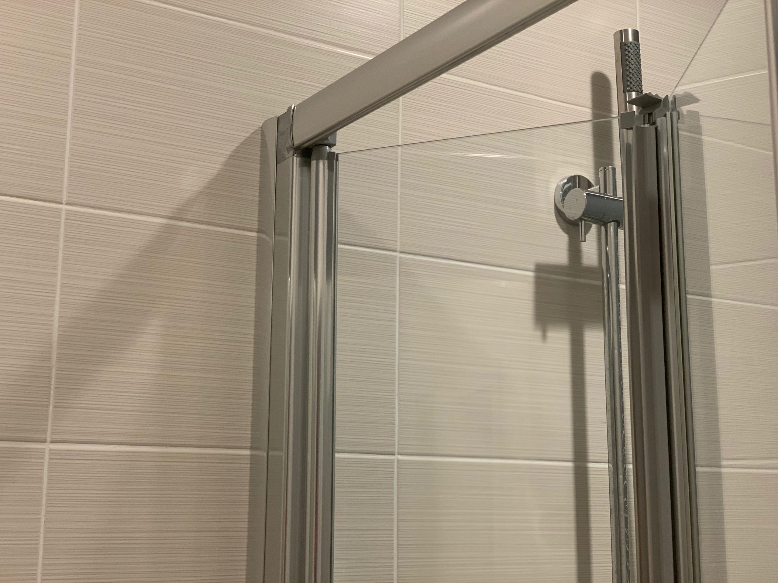 Tips for a shiny shower screen