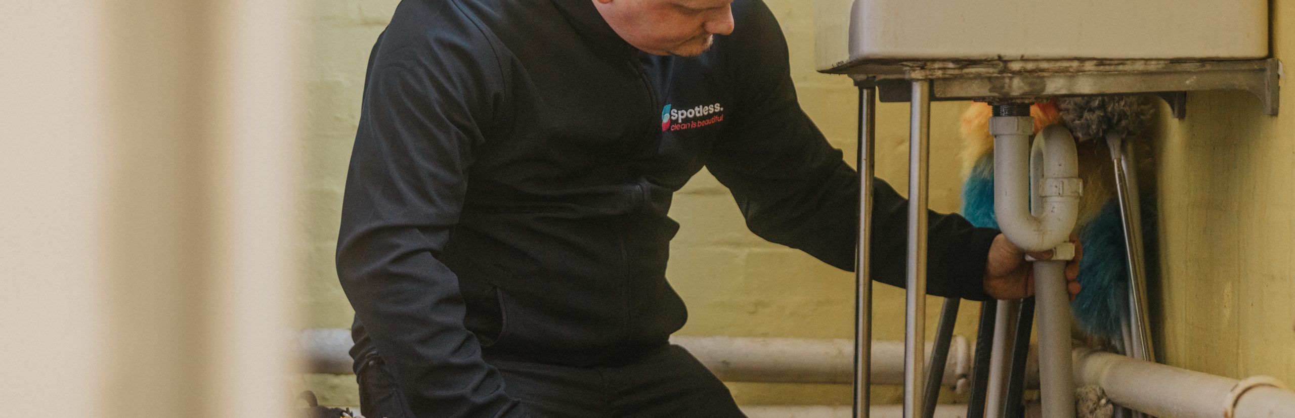Professional Handyman Service - Spotless Cleaning